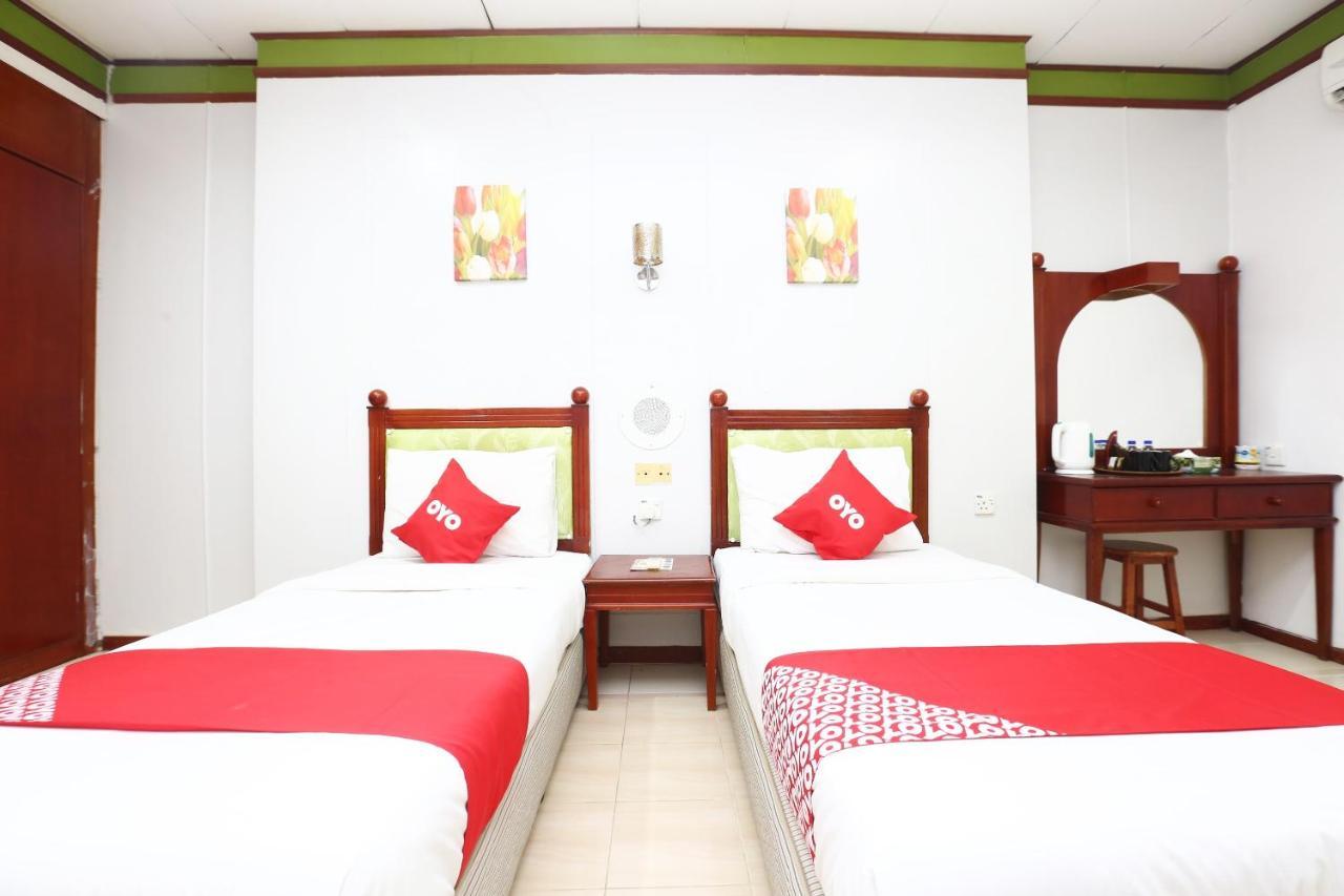Oyo 89489 Al Ansar Hotel Kota Bharu Esterno foto